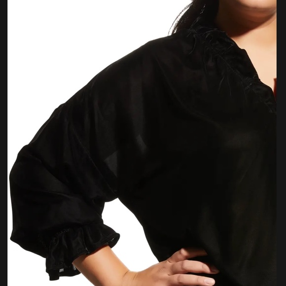 Finley- Crosby Whisper Velvet Popover Top - Picture 7 of 9